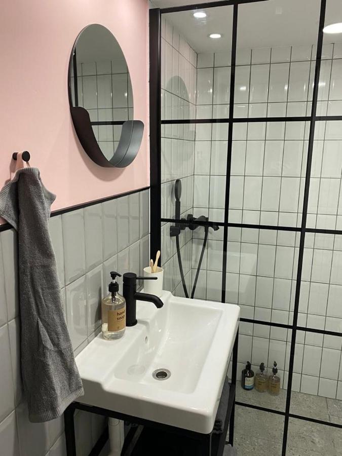 Loup 1981 Villa Bezanija Eksteriør billede